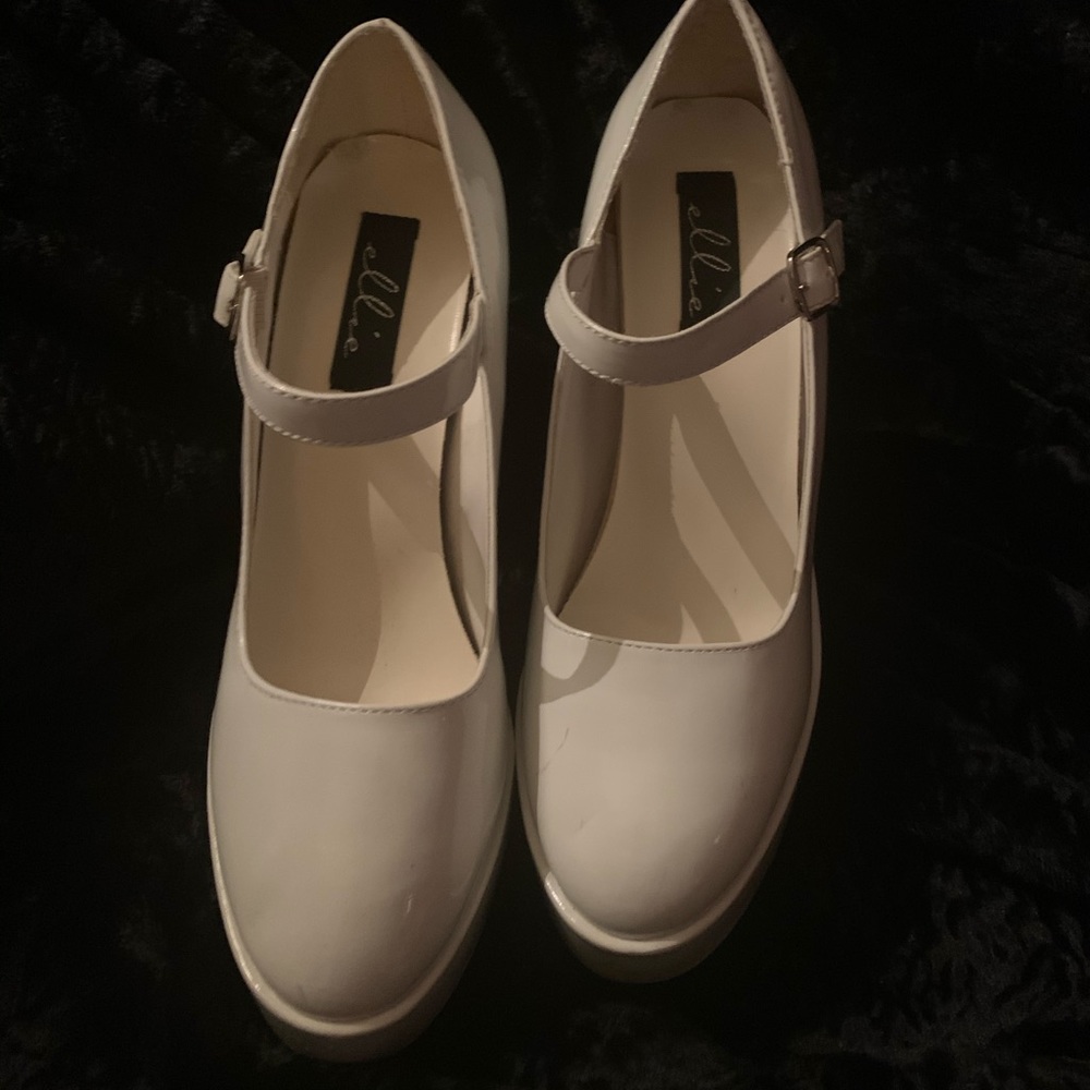 Ellie Goth platforms size 9